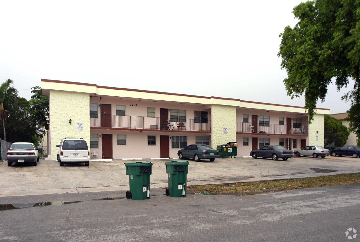 Building Photo - 3701 SW 59th Ter