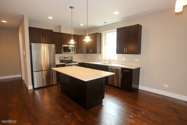 Foto del edificio - 4 br, 3 bath Duplex - City Flats Chicago F...