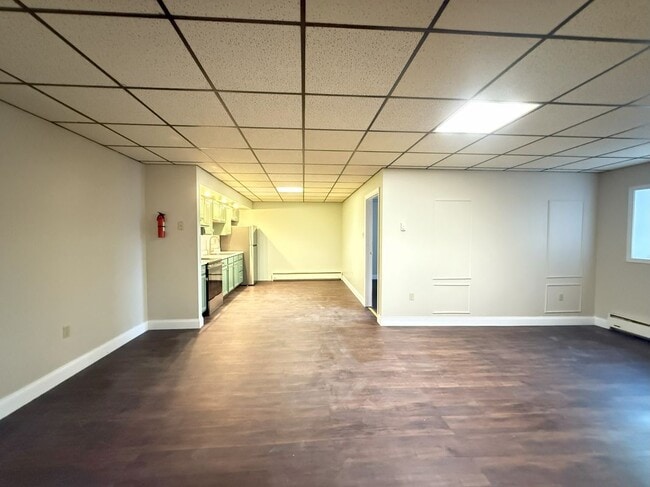 Building Photo - 132 E Main St