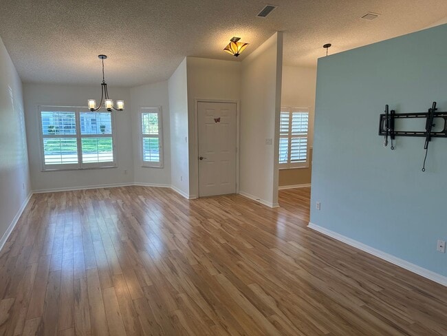 Building Photo - 2 Bedroom 2 Bath in The Plantation of Lees...