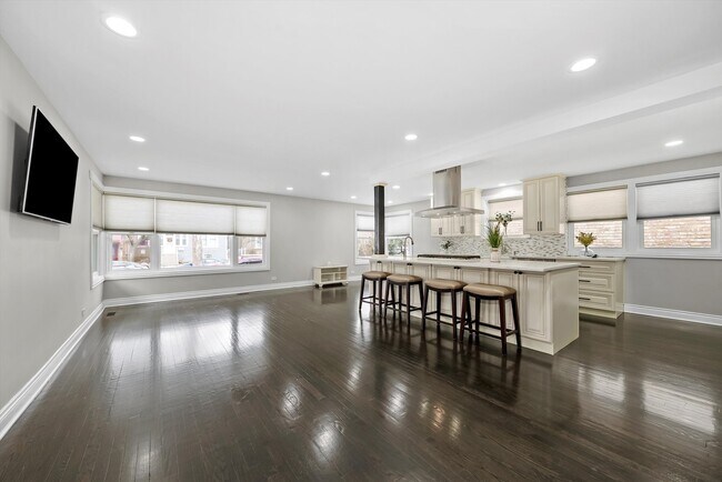 Foto del edificio - 5347 N Christiana Ave