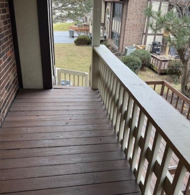 Foto del edificio - 9334 Drummond Dr