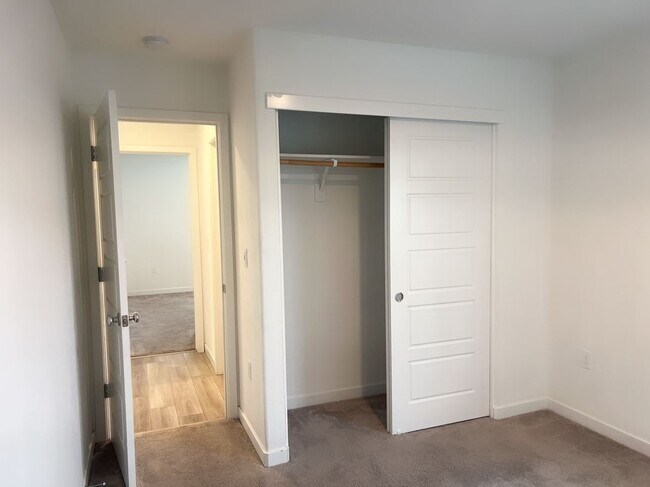 Foto del edificio - 7447 Chadbourne Wy