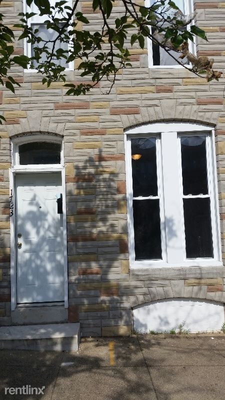Primary Photo - 3 br, 1 bath Townhome - 1723