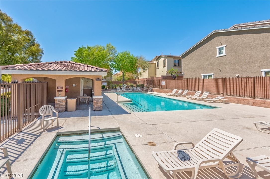 Foto principal - 9860 Iris Valley St