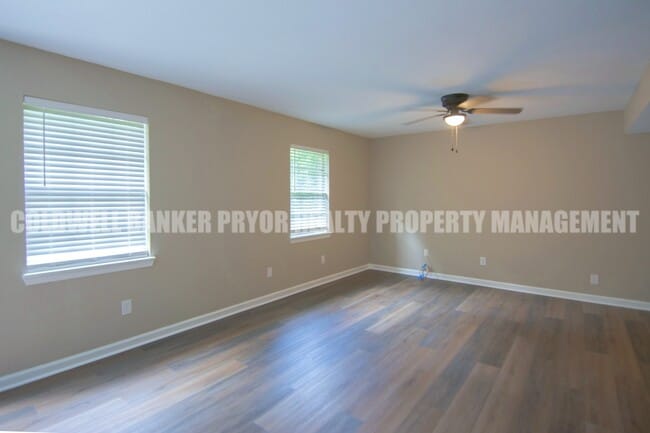 Foto del edificio - 5824 Moody Sawyer Rd