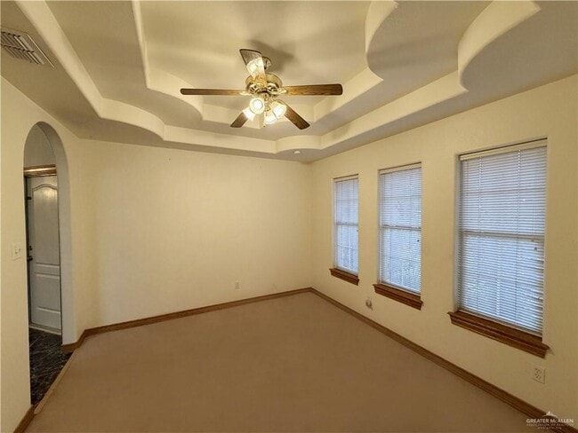 Building Photo - 25 Laurel Ave