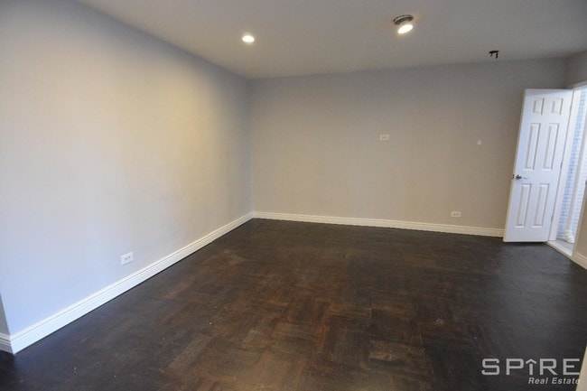 Foto del edificio - 2425 Nostrand Ave