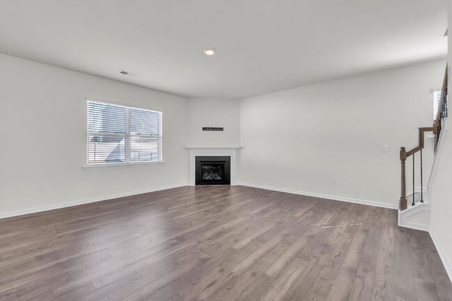 Foto del edificio - Modern 4BR Home with Loft & 2.5 Baths in W...