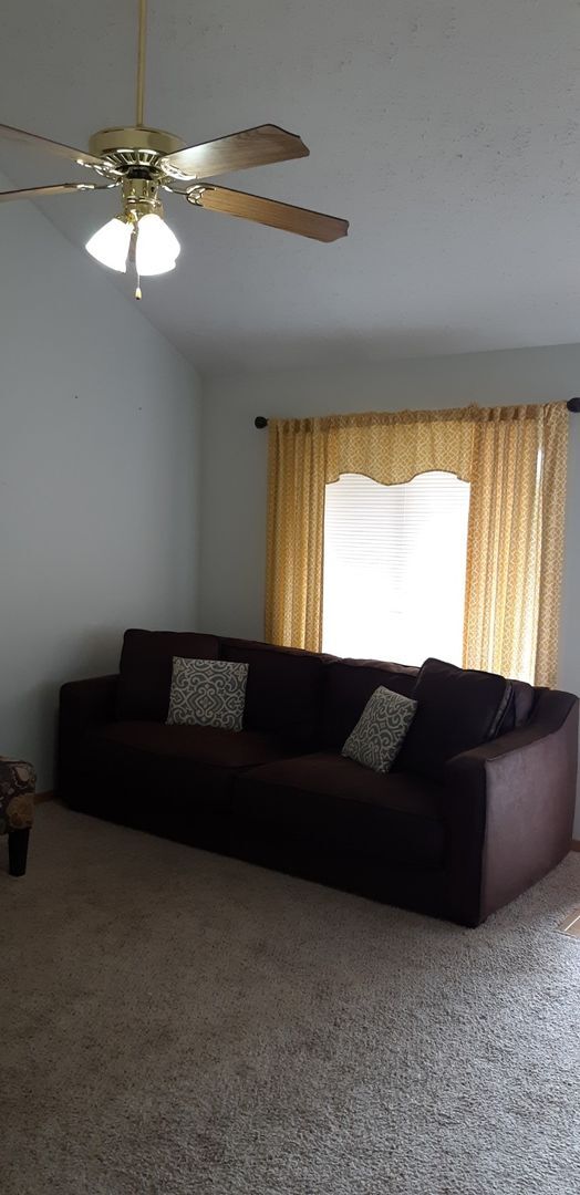 Building Photo - Duplex - 2 bed, 2 bath, 2 car garage in SW...