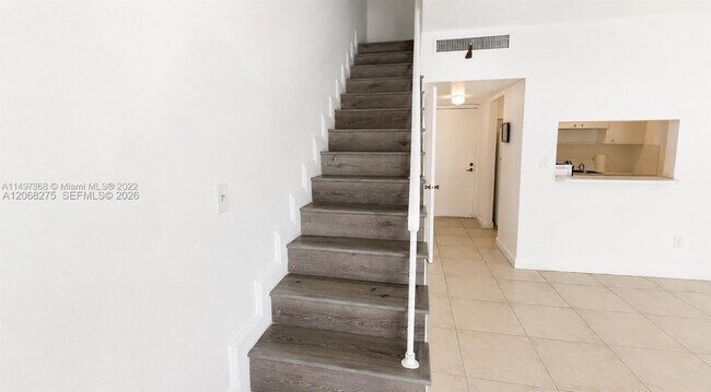 Foto del edificio - 1305 W 53rd St