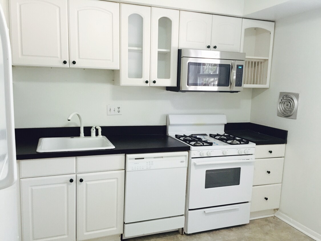 349 Homeland Southway, Baltimore, MD 21212 Apartments in Baltimore