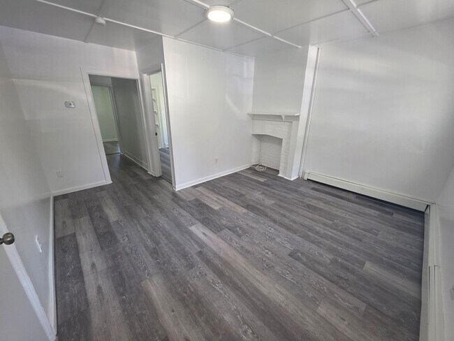 Foto del edificio - 2 bedroom apartment building - Poughkeepsie