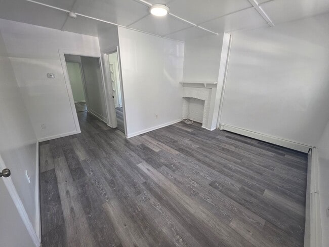 Building Photo - 2 bedroom apartment building - Poughkeepsie