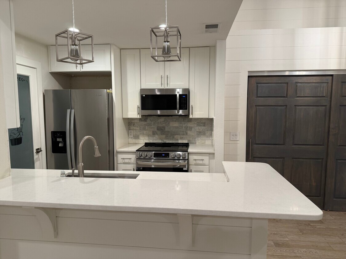 Foto principal - 1307 Lighthouse Rd
