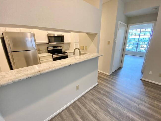 Building Photo - 2121 El Paseo St