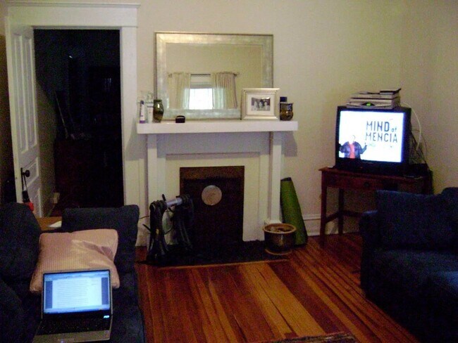 Foto del edificio - 917 Burch Ave