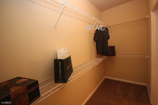 Foto del edificio - 2914 Olmos Creek Dr