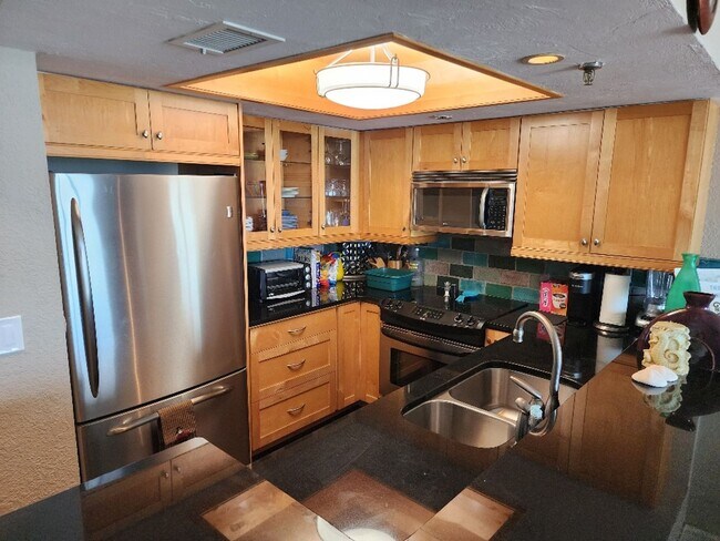 Building Photo - Beautiful Moontide Condo
