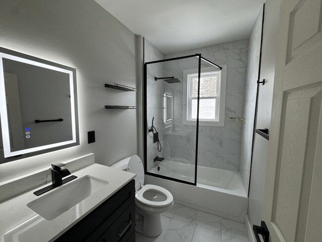 Building Photo - 328 Wyandotte Ave