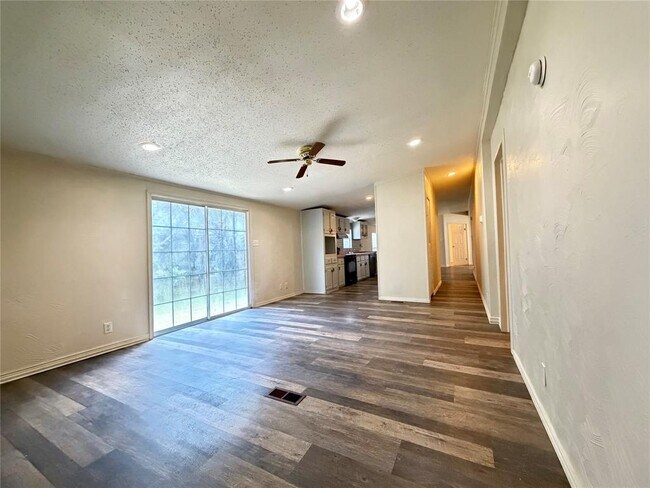 Building Photo - 372 Co Rd 4450
