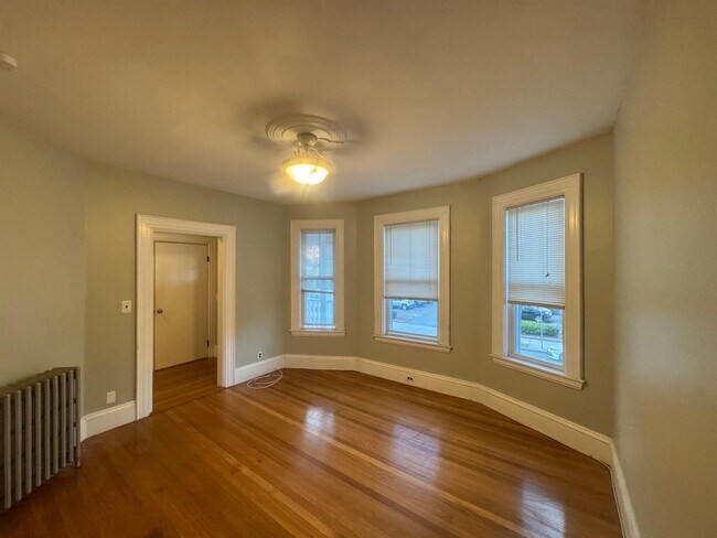 Foto del edificio - 106 Highland Ave