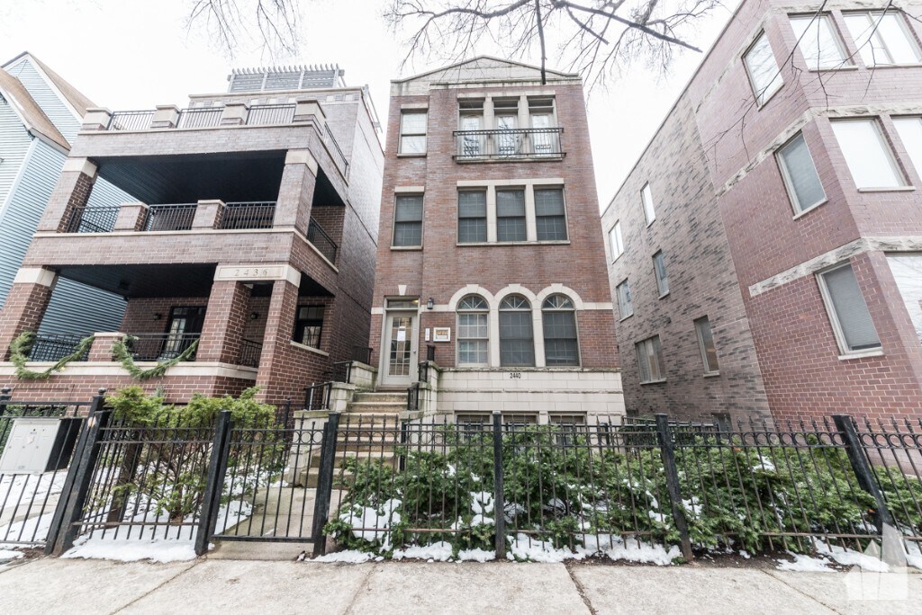 Primary Photo - 2440 N Southport Ave