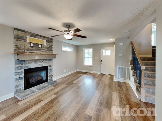 Foto del edificio - 204 Bonnell Dr