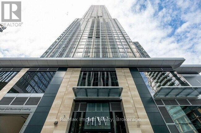 Photo du bâtiment - 11 Yorkville Ave