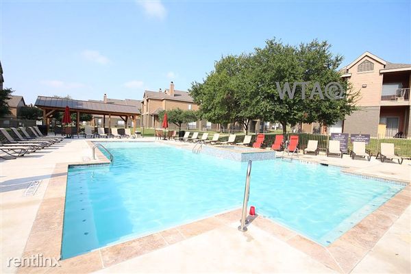 Foto principal - 1530 NW Crossroads