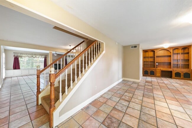 Building Photo - 5710 De Milo Dr