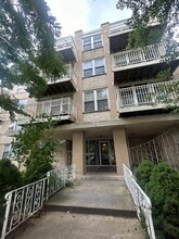 Building Photo - 2501 W Touhy Ave