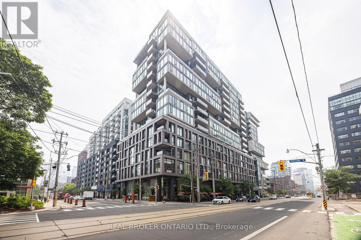 Photo principale - 111-111 Bathurst St