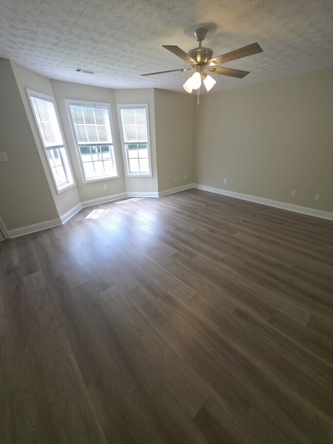 Foto del edificio - 217 Westchester Cir