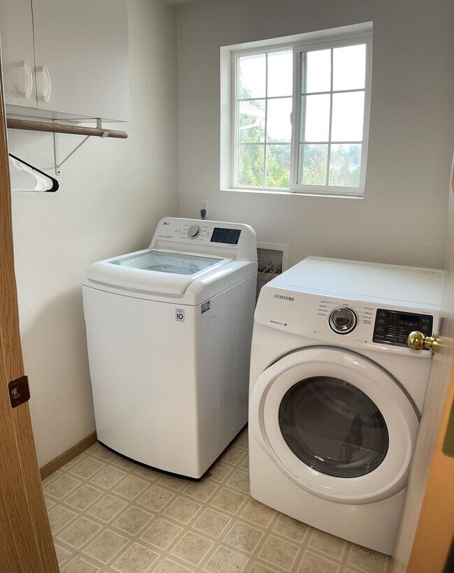 Foto del edificio - Cozy Home Available In Federal Way!