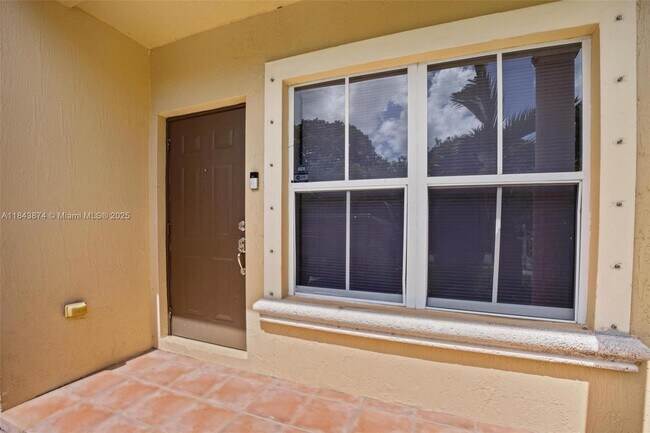 Foto del edificio - 980 SW 6th Pl