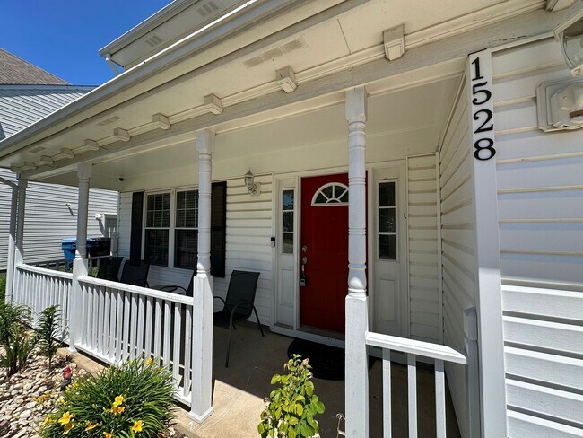 Foto del edificio - Call Amanda Tate at (757)289-6810 for more information