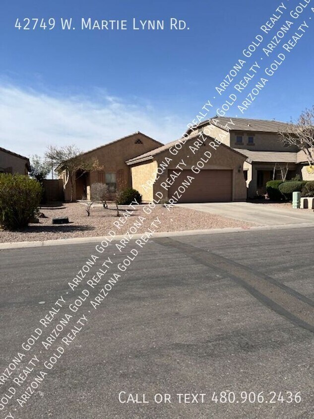 Primary Photo - 42749 W Martie Lynn Rd