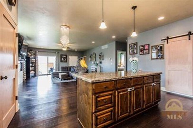 Foto del edificio - Beautiful 3 bedroom 2 bath home in Manhattan