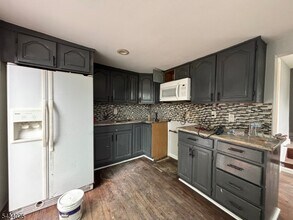 Building Photo - 353 Fay Ave