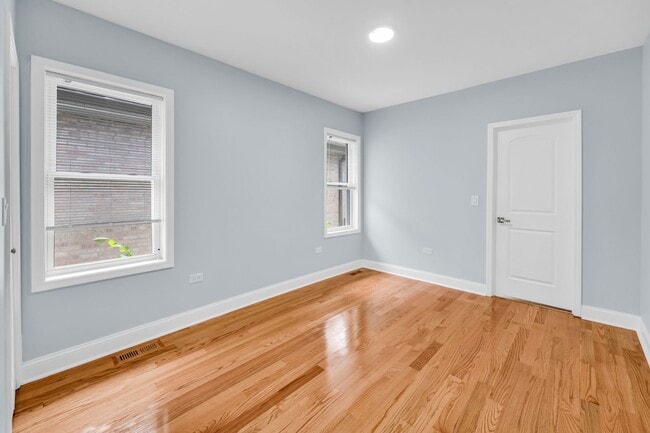 Foto del edificio - 1115 N Taylor Ave