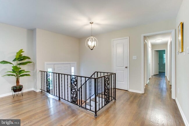 Building Photo - 9112 Santayana Dr