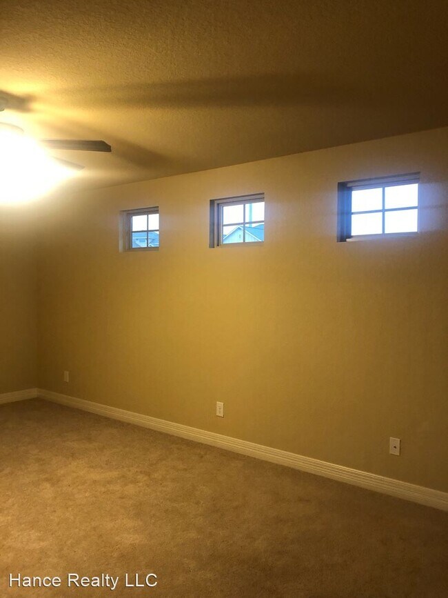 Building Photo - 5 br, 3 bath House - 3112-Half Moon Dr.