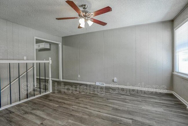 Building Photo - 1309 S Franklin Ave