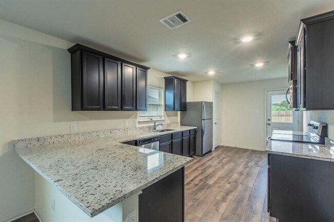 Building Photo - 136 Allington Cir
