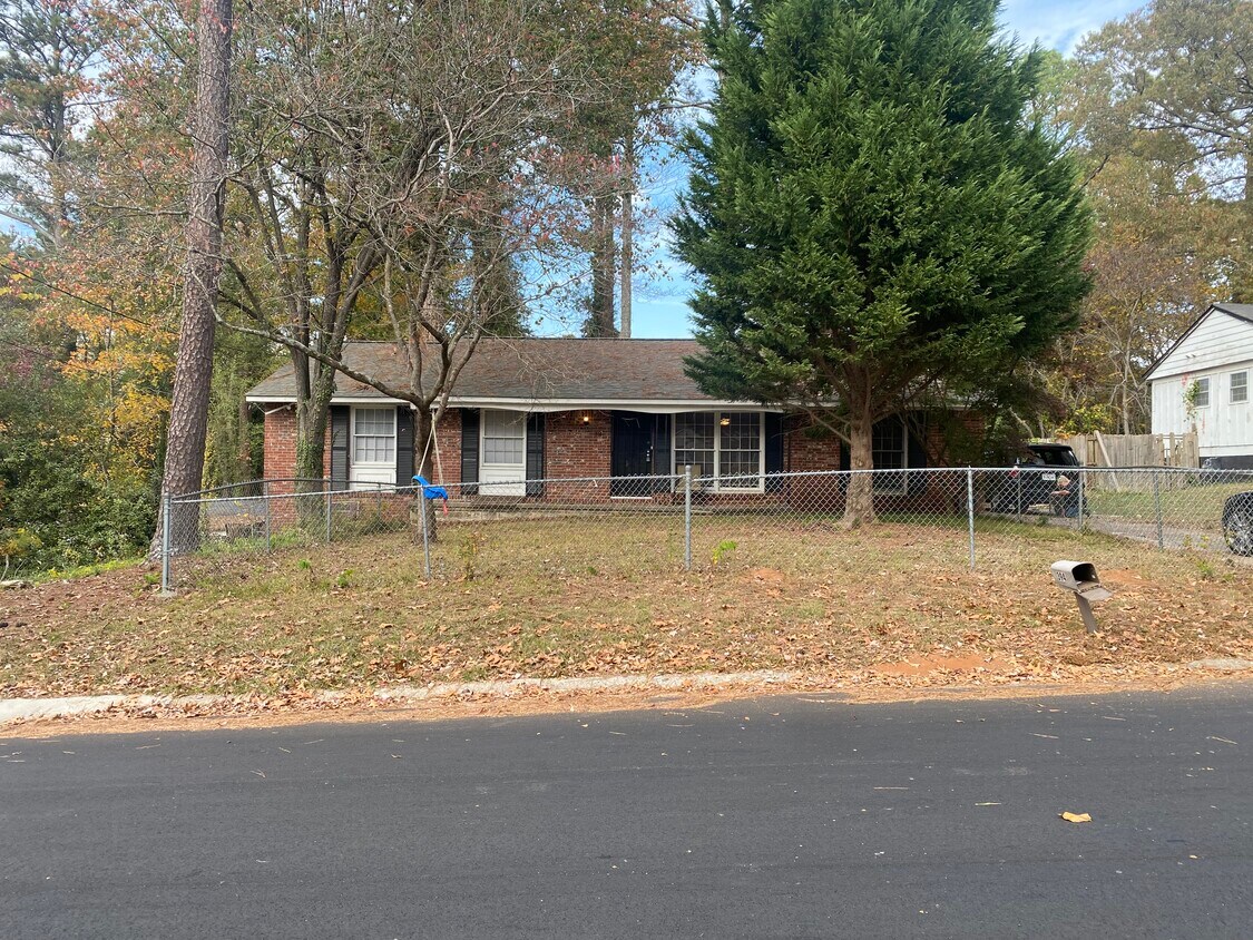 394 Queen Aliese Ln, Jonesboro, GA 30236 House Rental in Jonesboro