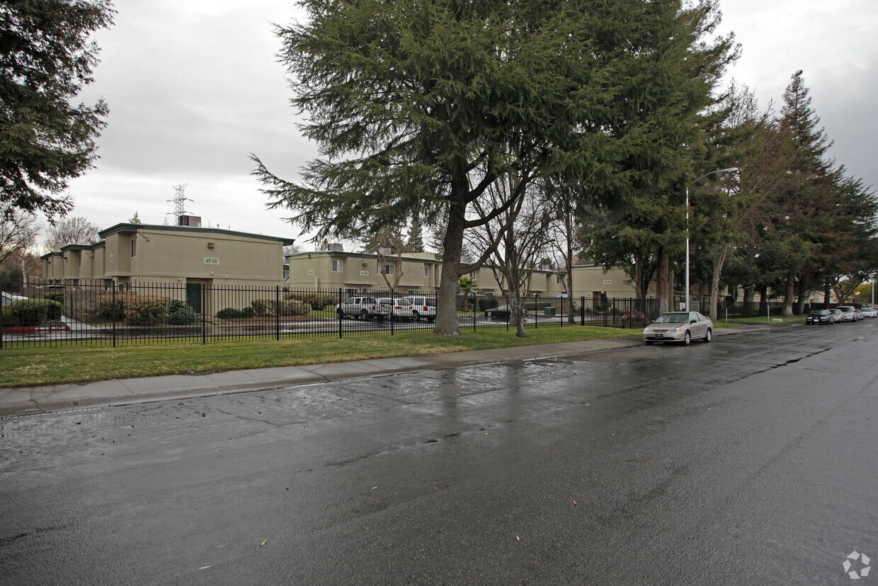 River Garden Estates Apartments in Sacramento, CA