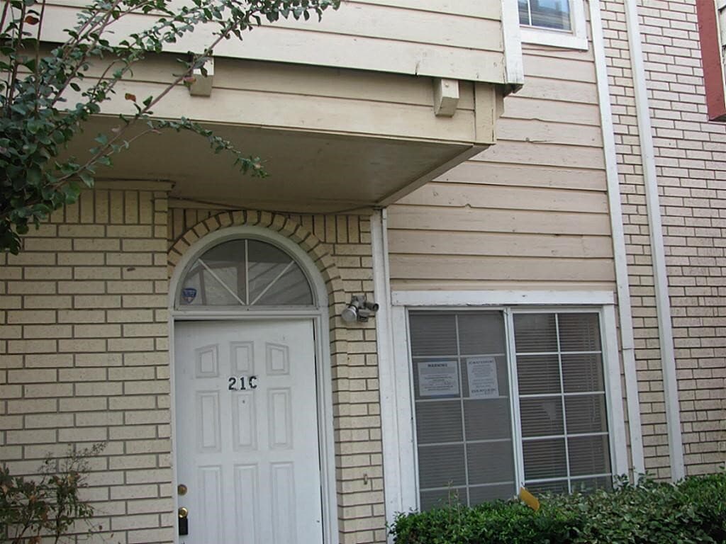 Building Photo - 8310 Wild Rose St
