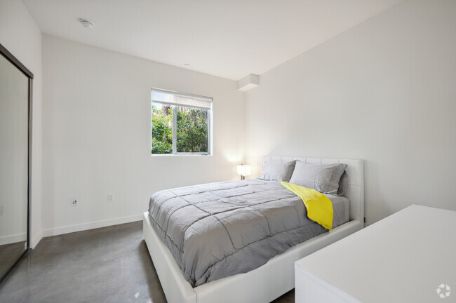 2BR, 1BA - 917 SF - Mar Vista Lofts