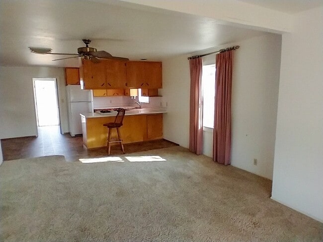 Building Photo - 2 Bedroom Orland Home